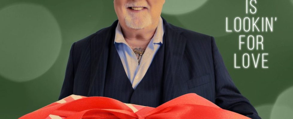 Johnny-Lee-Santa-Claus-Is-Lookin-For-Love-Cover-scaled.jpg