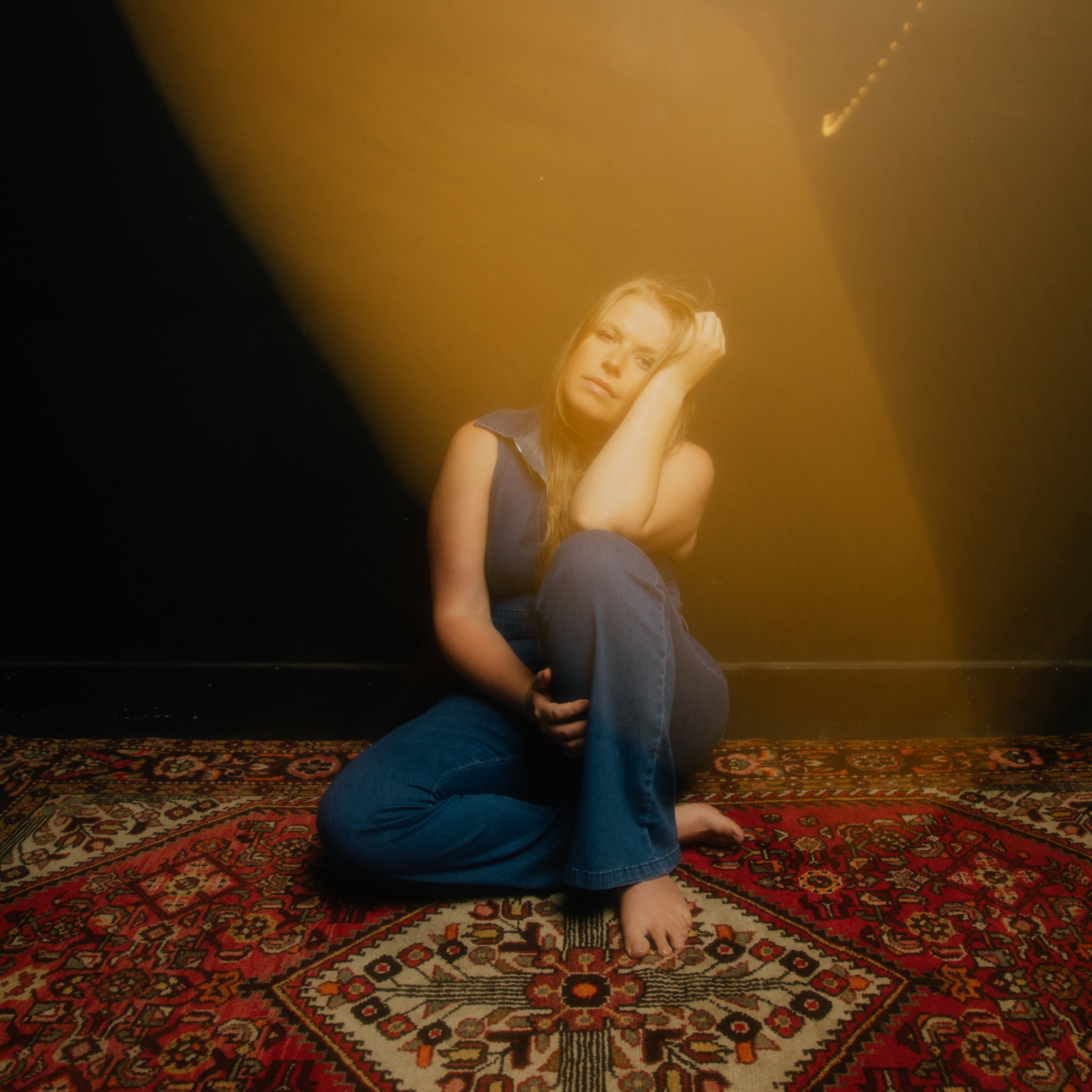 Charlotte-Morris-by-Anna-Haas-8.jpg